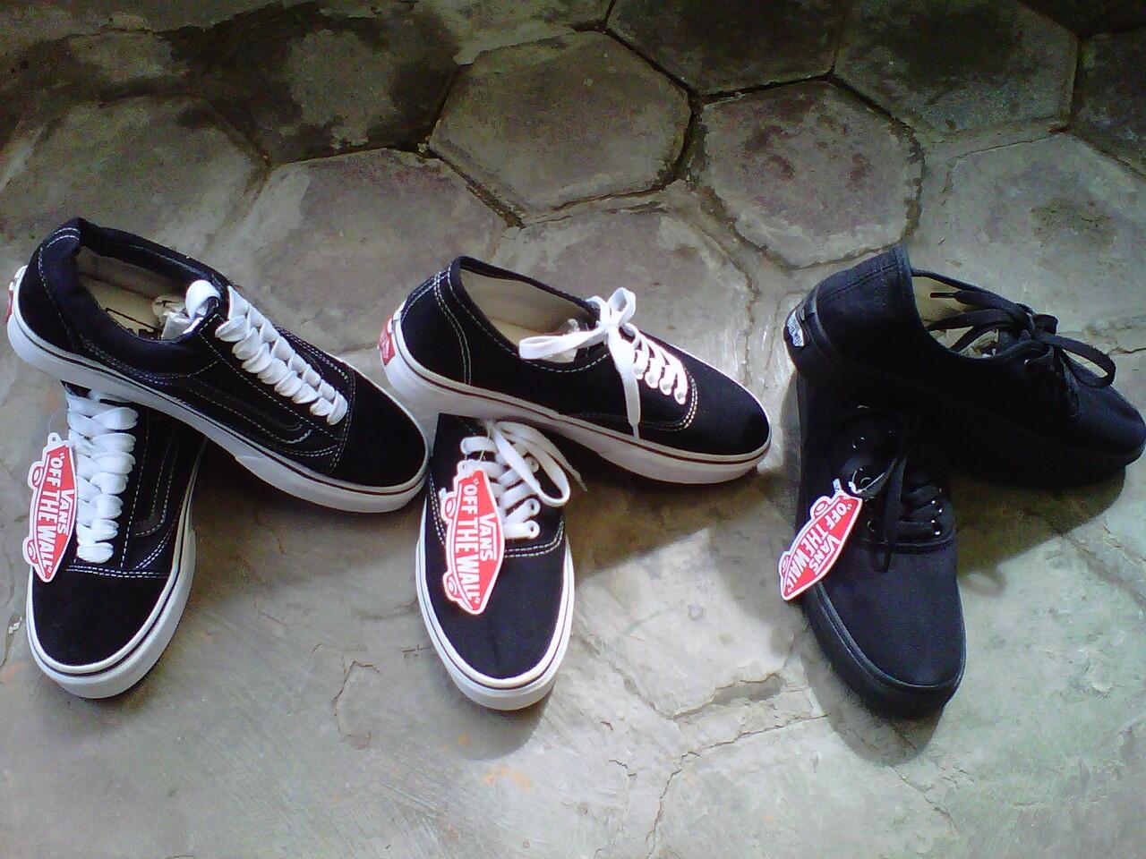 WTS SEPATU VANS BANDUNG MMMUURRAAAHHHH:)