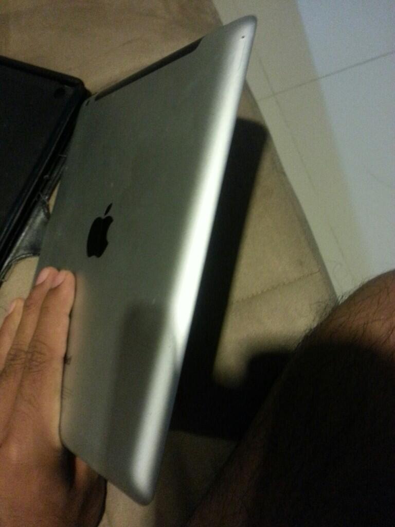 dijual ipad 3 32gb white fullset 3G+wifi murah muluss(surabaya)