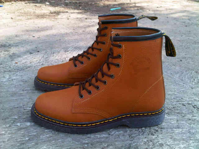 #_Dr MARTENS_#