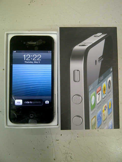 iPhone 4 GSM 16GB/32GB - Black/White MULUSSS FULLSET