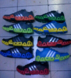 sepatu,karrimor,macbeth,maddox,new balance,nike,puma,reebok,toms,vans,zara,quiksilver