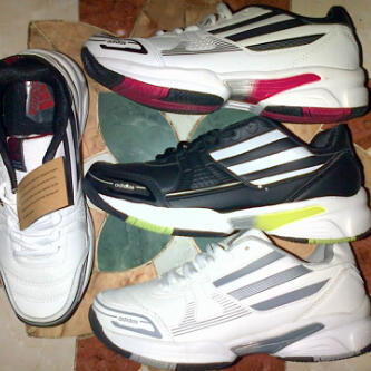 sepatu,karrimor,macbeth,maddox,new balance,nike,puma,reebok,toms,vans,zara,quiksilver