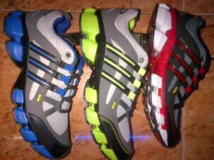 sepatu,karrimor,macbeth,maddox,new balance,nike,puma,reebok,toms,vans,zara,quiksilver