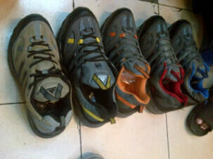 sepatu,karrimor,macbeth,maddox,new balance,nike,puma,reebok,toms,vans,zara,quiksilver