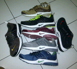 sepatu,karrimor,macbeth,maddox,new balance,nike,puma,reebok,toms,vans,zara,quiksilver