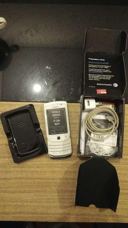 Jual Blackberry Torch 9800 White Fullset