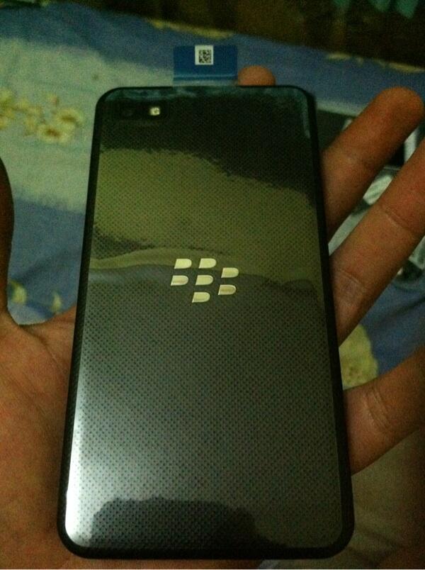 blackberry Z10 STL100-1 black new