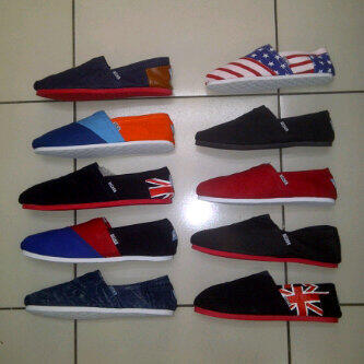 Toms shoes murmer aja gan.. cocok untuk reseller