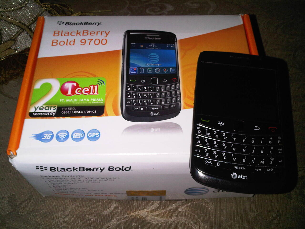 WTS BOLD 9780 (ONYX 2 WHITE) & BOLD 9700 (ONYX 1 BLACK)