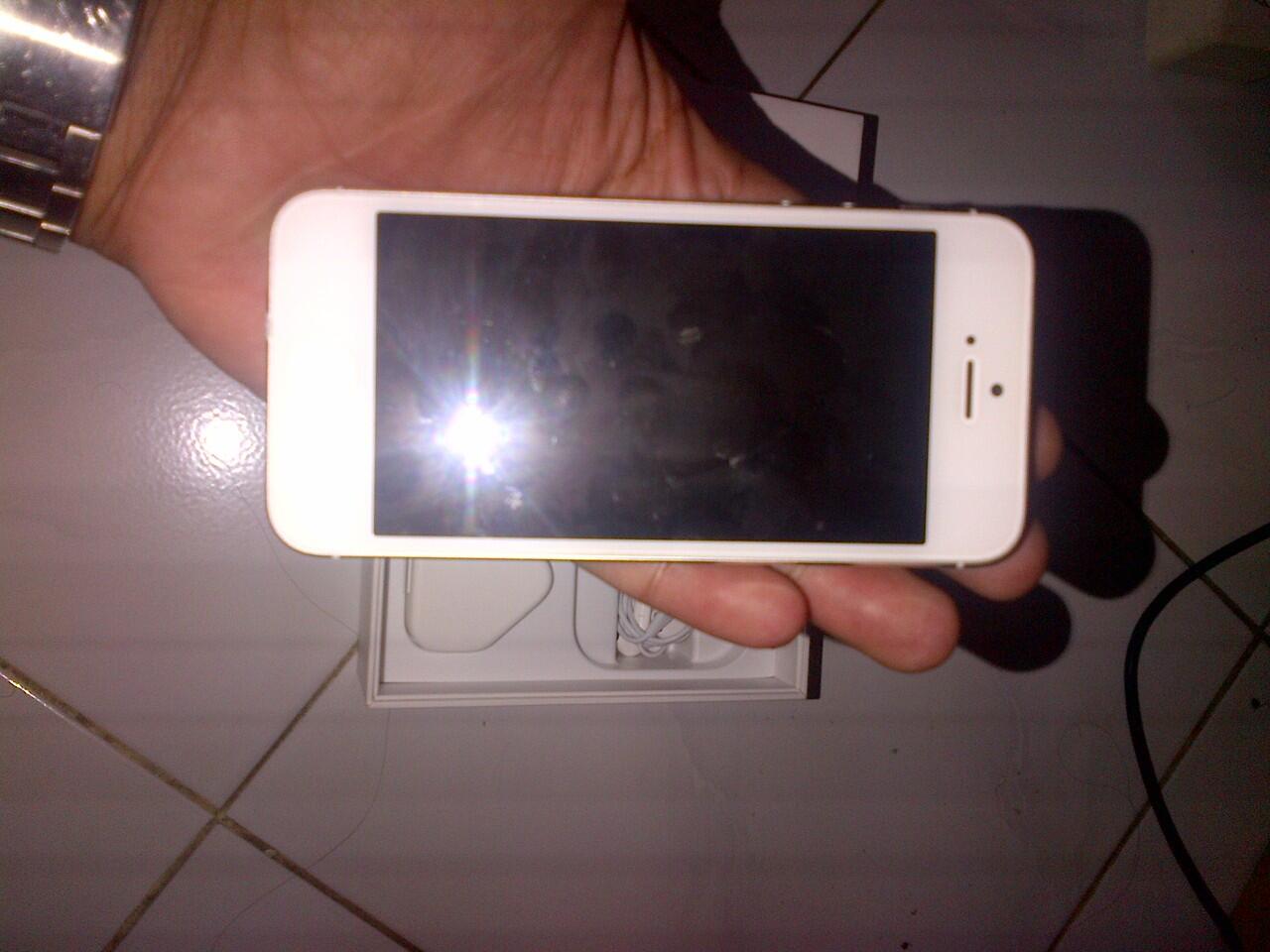 iPhone 5 white 64gb Malang