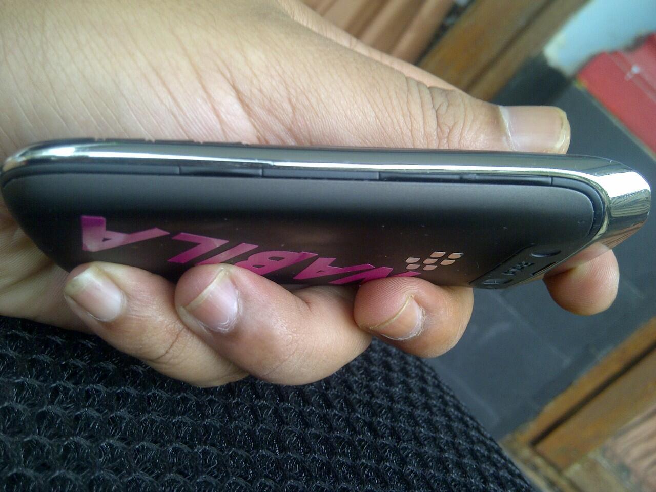 JUAL BLACKBERRY BELLAGIO 9790 BLACK Buka iphone,samsung,android