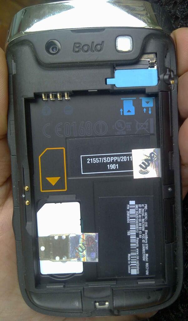 JUAL BLACKBERRY BELLAGIO 9790 BLACK Buka iphone,samsung,android