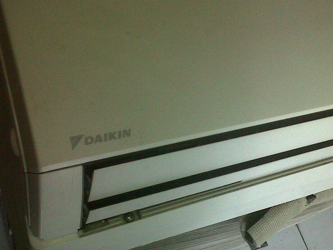 Di jual AC Daikin inverter muluss dan murah