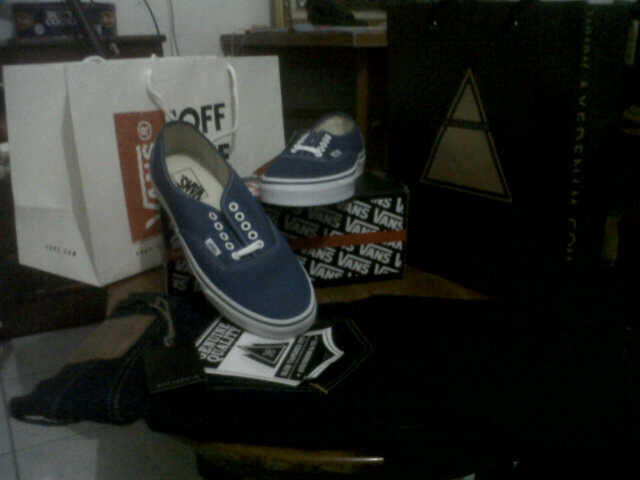 VANS AUTHENTIC NAVY BLUE 100% ORIGINAL (beli di Vans Store Kota Kasablanka)