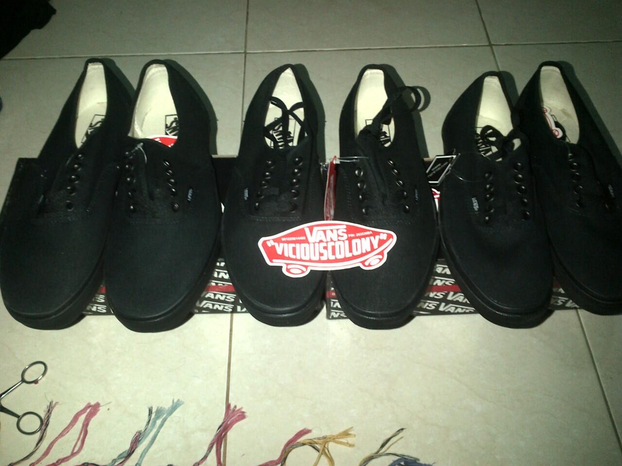 SEPATU VANS AUTHENTIC FULLBLACK ORIGINAL HF BNIB ONLY SIZE 7.5