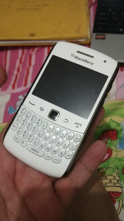 Jual Blackberry Apollo 2nd masih Garansi QiuBerry