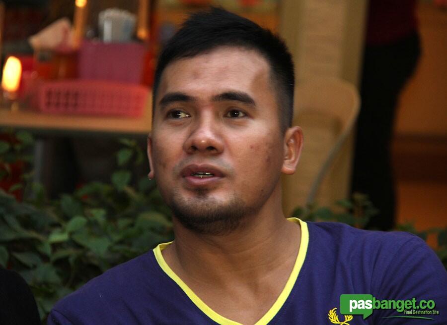 Artis atau Radio?