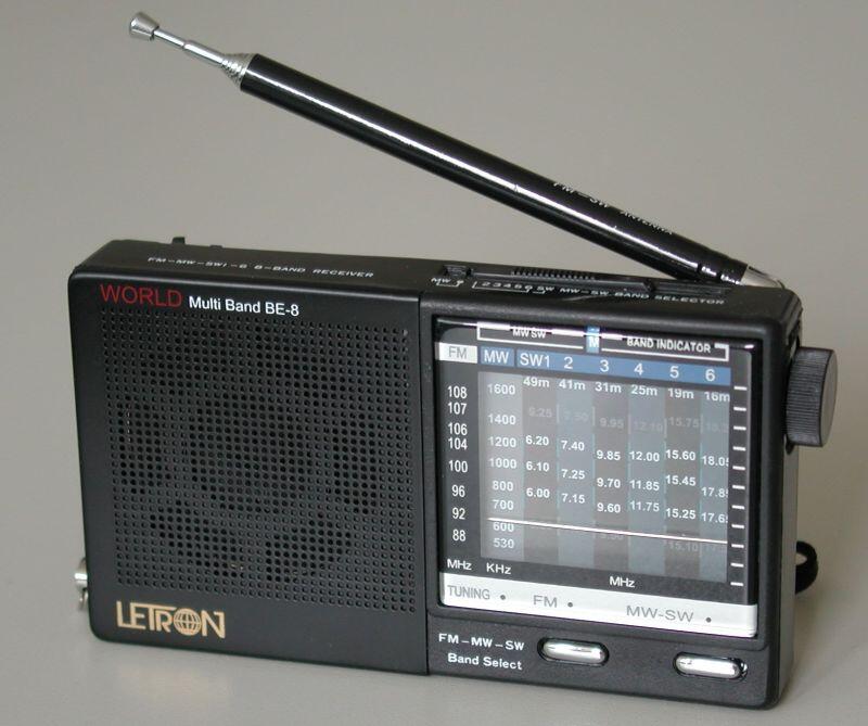 Artis atau Radio?
