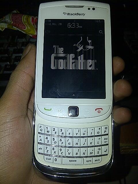 wts blackberry torch 9800 white mulus banget TAM bandung
