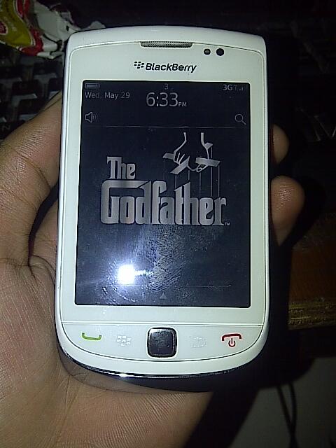 wts blackberry torch 9800 white mulus banget TAM bandung