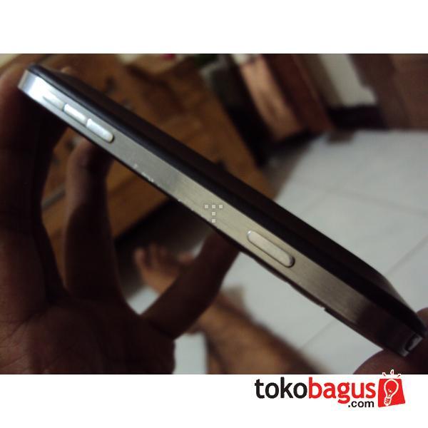 Blackberry Dakota 9900,eks Tam.termurah Gan.