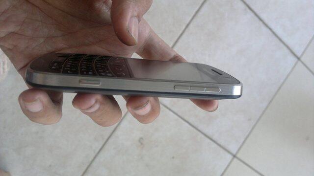 Blackberry Bold 9900 Dakota black batangan muluss 98% like new