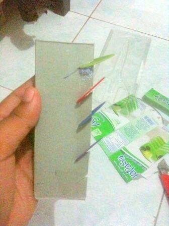 ayo buat gitar pickholder kita sendiri gan (musisi wajib masuk) :)
