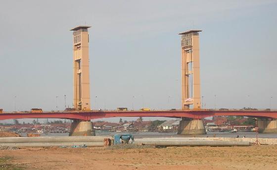 sejarah jembatan AMPERA(AMANAT PENDERITAAN RAKYAT)