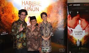 &#91;HATE&#93; Ada ch*colatos di film Habibie &amp; Ainun, padahal....