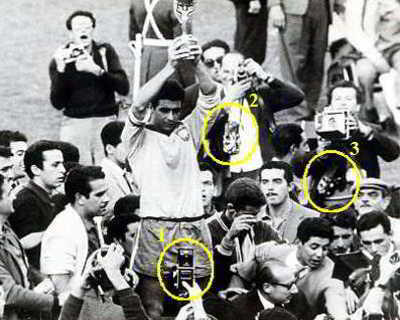 jawaban tentang Time Travel yang Tertangkap Kamera Di PIALA DUNIA 1962