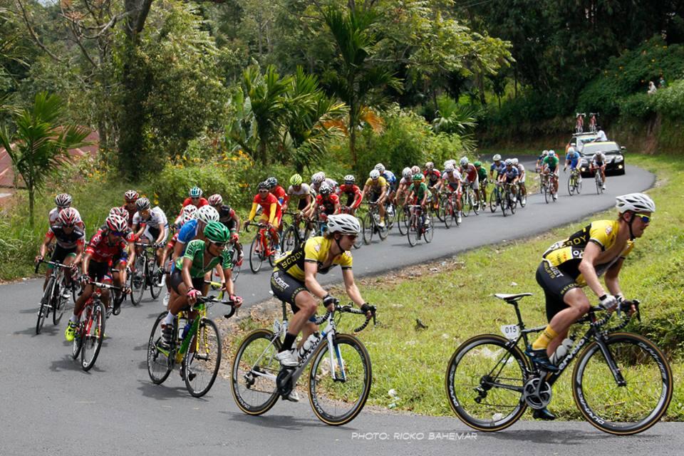 SEKILAS TENTANG FOTO-FOTO "TOUR DE SINGKARAK 2013"