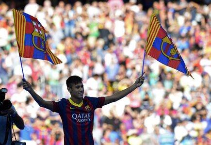 Foto-foto perkenalan Neymar di Camp Nou