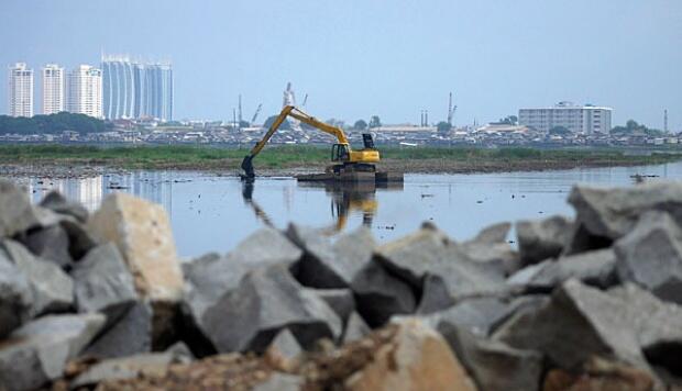 FOTO FOTO WADUK PLUIT DALAM PERBAIKAN