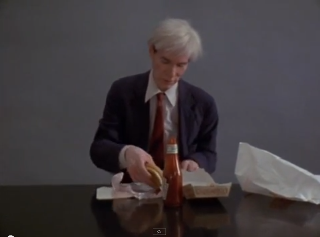 &#91;ART&#93; Cara Makan Hamburger Ala Seniman Andy Warhol