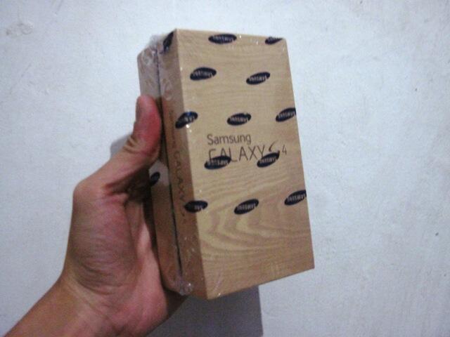 Samsung Galaxy S4 Black Milst BNIB, Harga di bawah pasaran gan.. Mau?