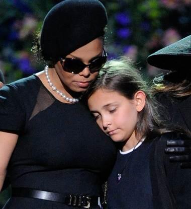 Paris Jackson, putri dari Michael Jackson mencoba bunuh diri (PIC)