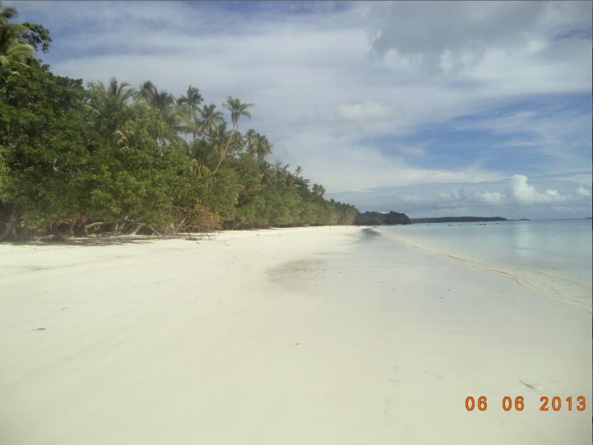 Terpesona dengan Pantai Ngurbloat ( Pasir Panjang ) , Maluku Tenggara