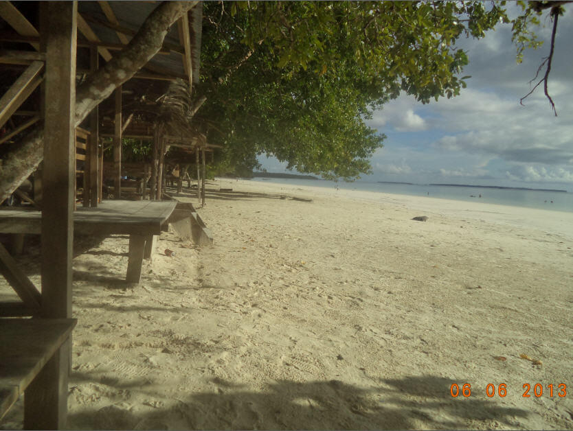 Terpesona dengan Pantai Ngurbloat ( Pasir Panjang ) , Maluku Tenggara