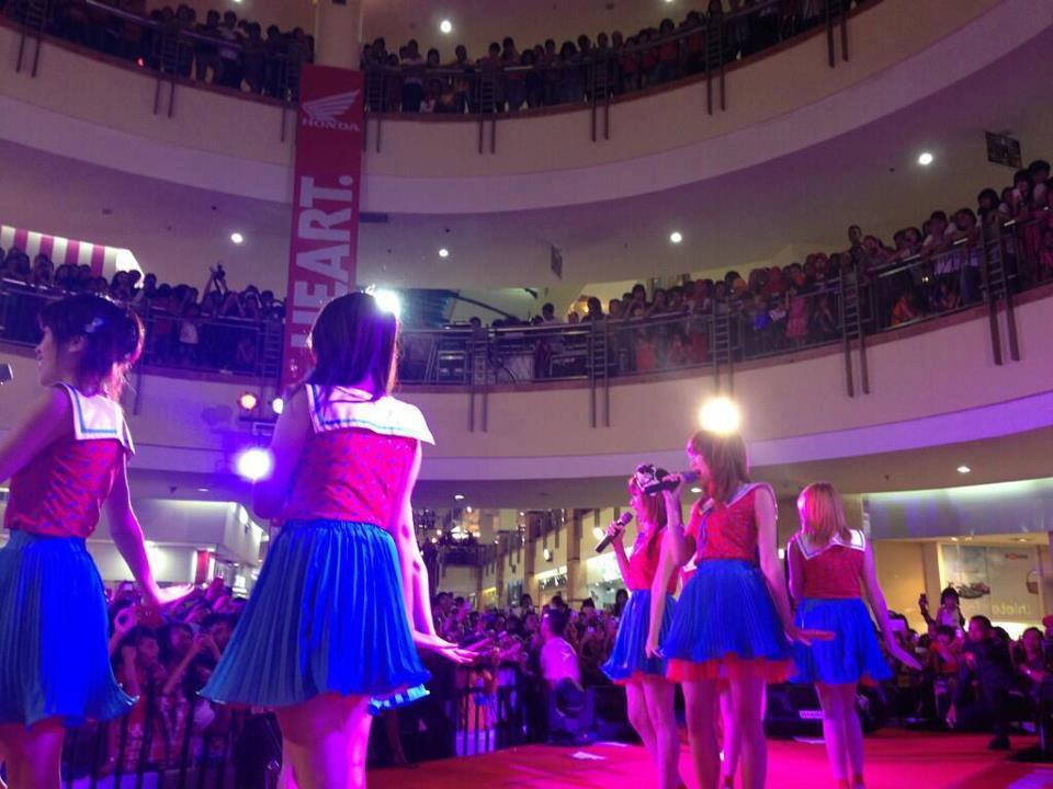 Konser di 33 Provinsi dalam 31 hari, Cherrybelle raih penghargaan MURI (+Pict)