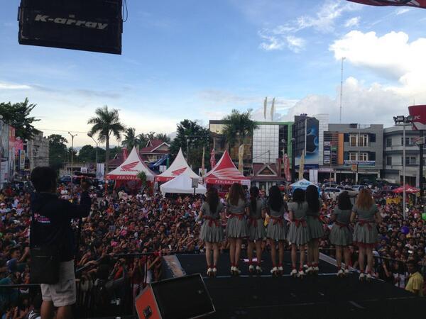 Konser di 33 Provinsi dalam 31 hari, Cherrybelle raih penghargaan MURI (+Pict)