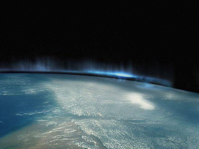 FOTO-FOTO BUMI YANG MENAKJUBKAN GAN (diambil oleh 2 astronot NASA) 