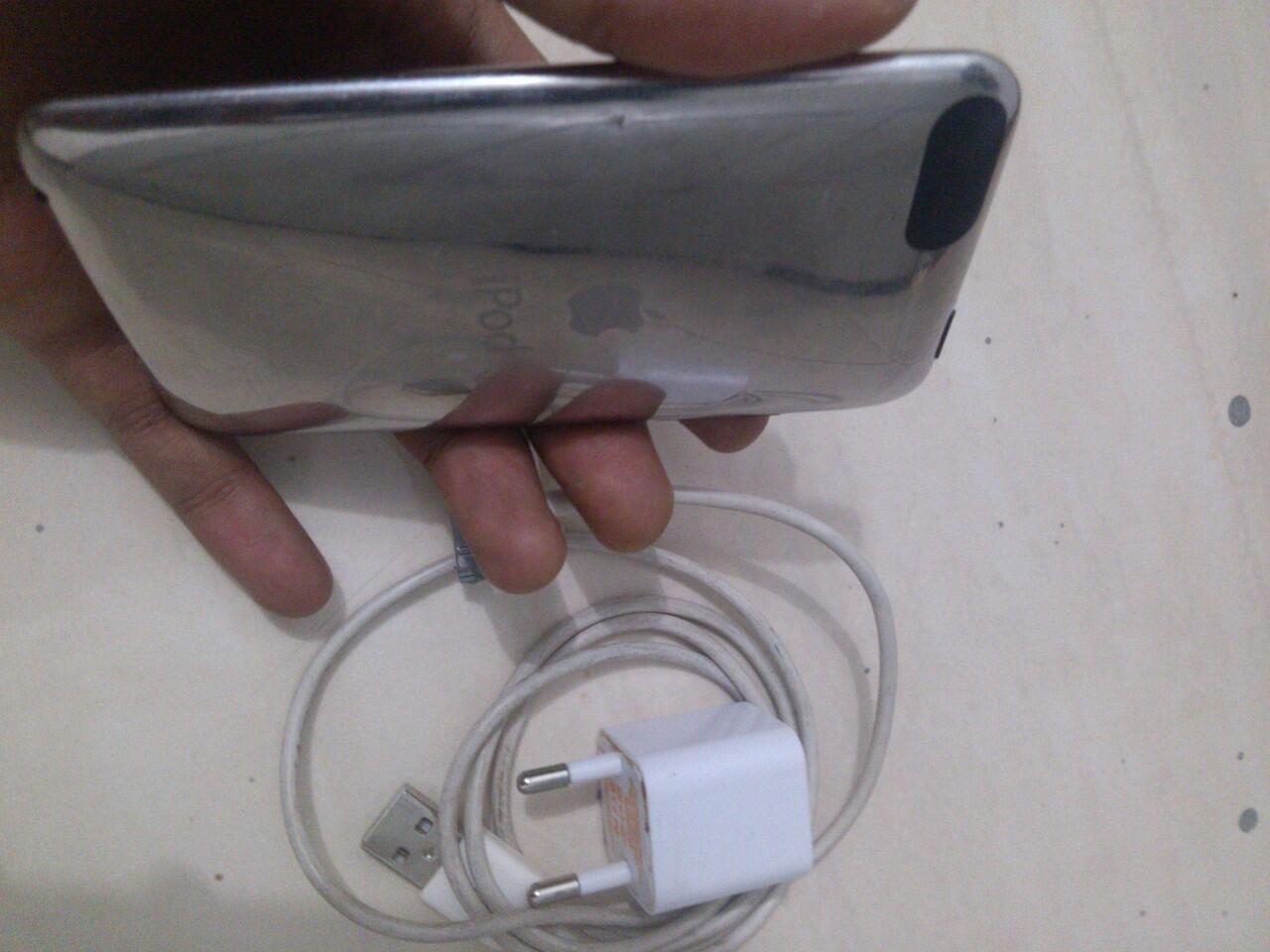 Ipod touch 2th 8gb batangan (nego wajar)