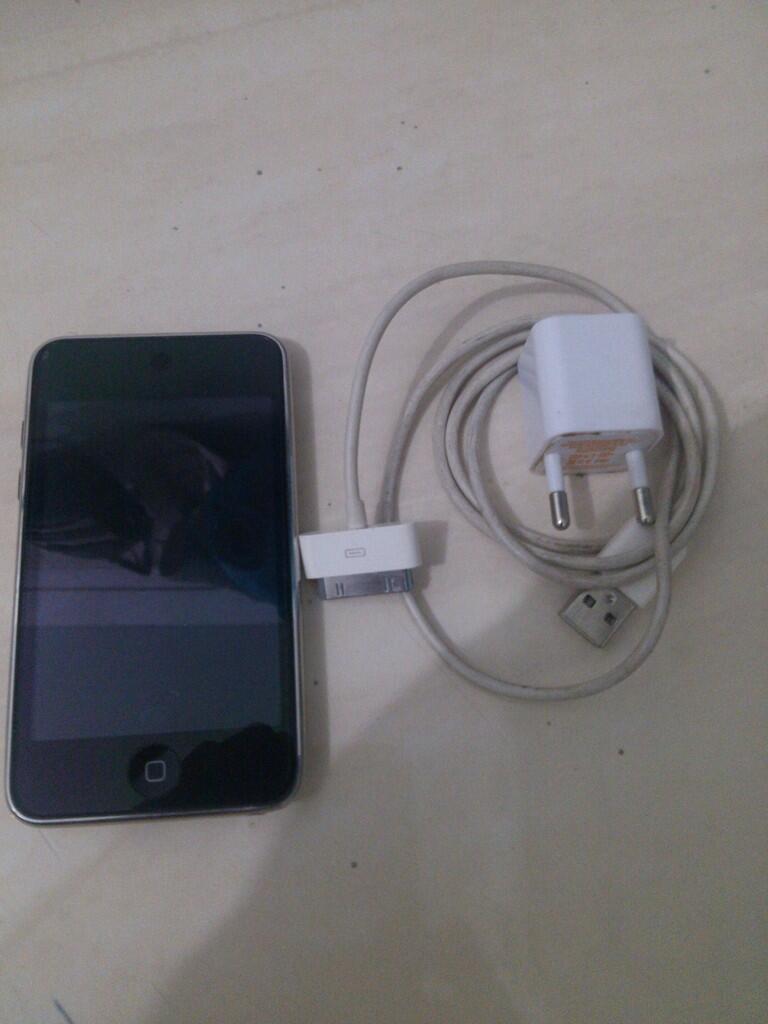 Ipod touch 2th 8gb batangan (nego wajar)