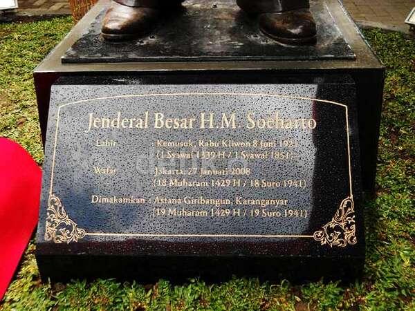 Monumen Soeharto di Kemusuk YOGYAKARTA Diresmikan.....