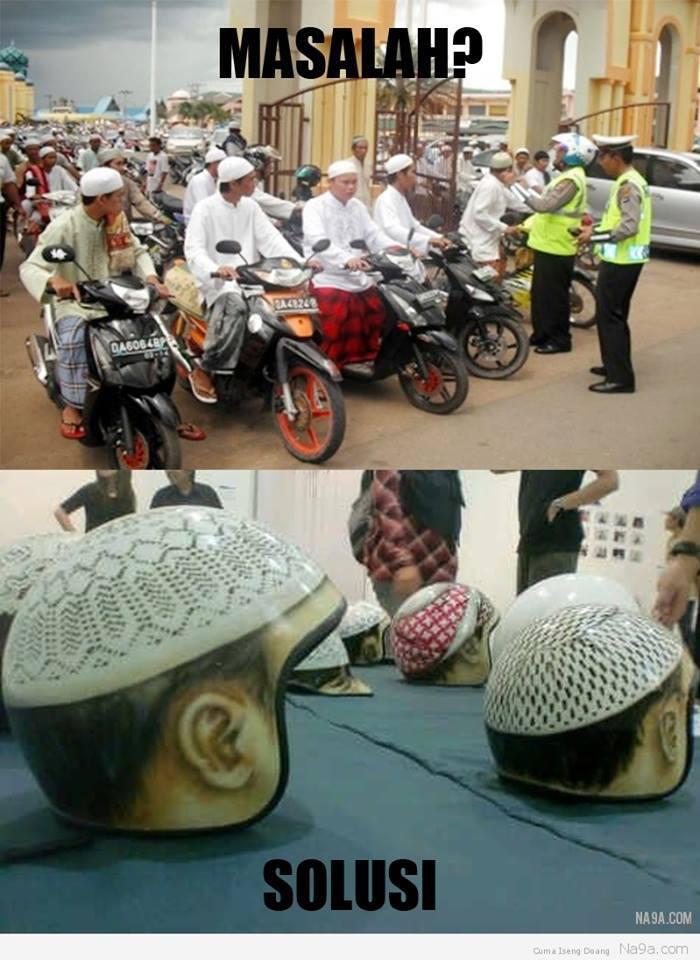 Beda penggunaan HELM di Indonesia dan di luar negeri.....