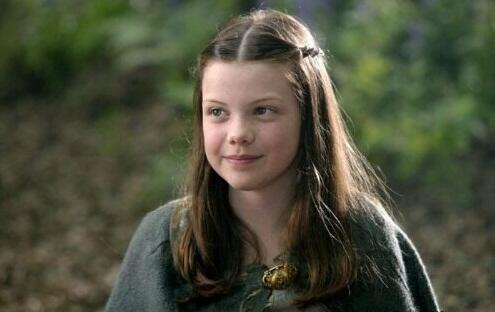 Cantiknya Evolusi Lucy Pevensie pemain film Narnia