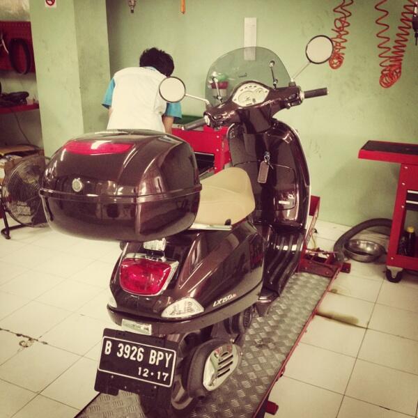 Piaggio LX 150 ie tuscany brown Des 2012 Vespa