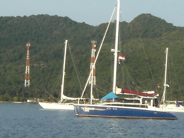 Indahnya &quot;Between Heaven and Earth&quot; Private Island di Karimunjawa