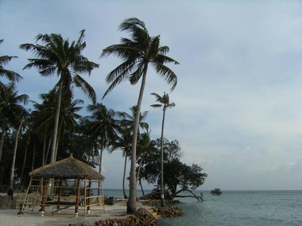 Indahnya &quot;Between Heaven and Earth&quot; Private Island di Karimunjawa