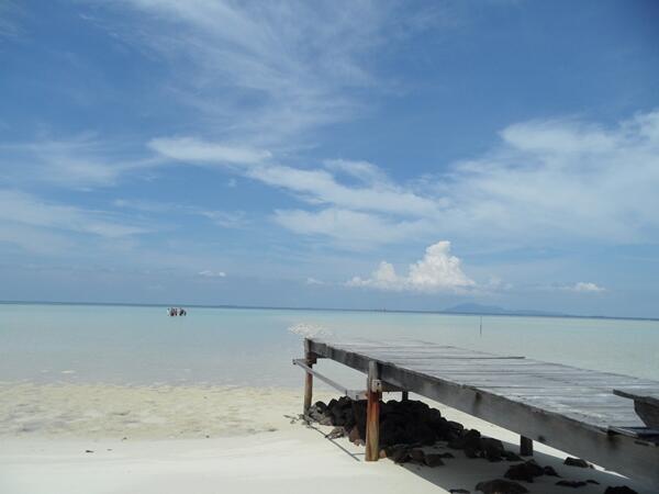 Indahnya &quot;Between Heaven and Earth&quot; Private Island di Karimunjawa